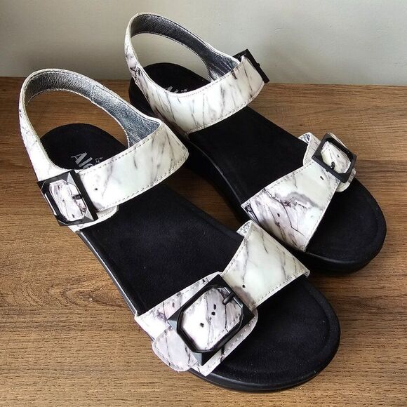 LIKE NEW ALEGRIA BY PG LITE MARBLE PATTERN LEATHER LINED STRAPPY SANDALS 40/ 9 - Picture 11 of 16